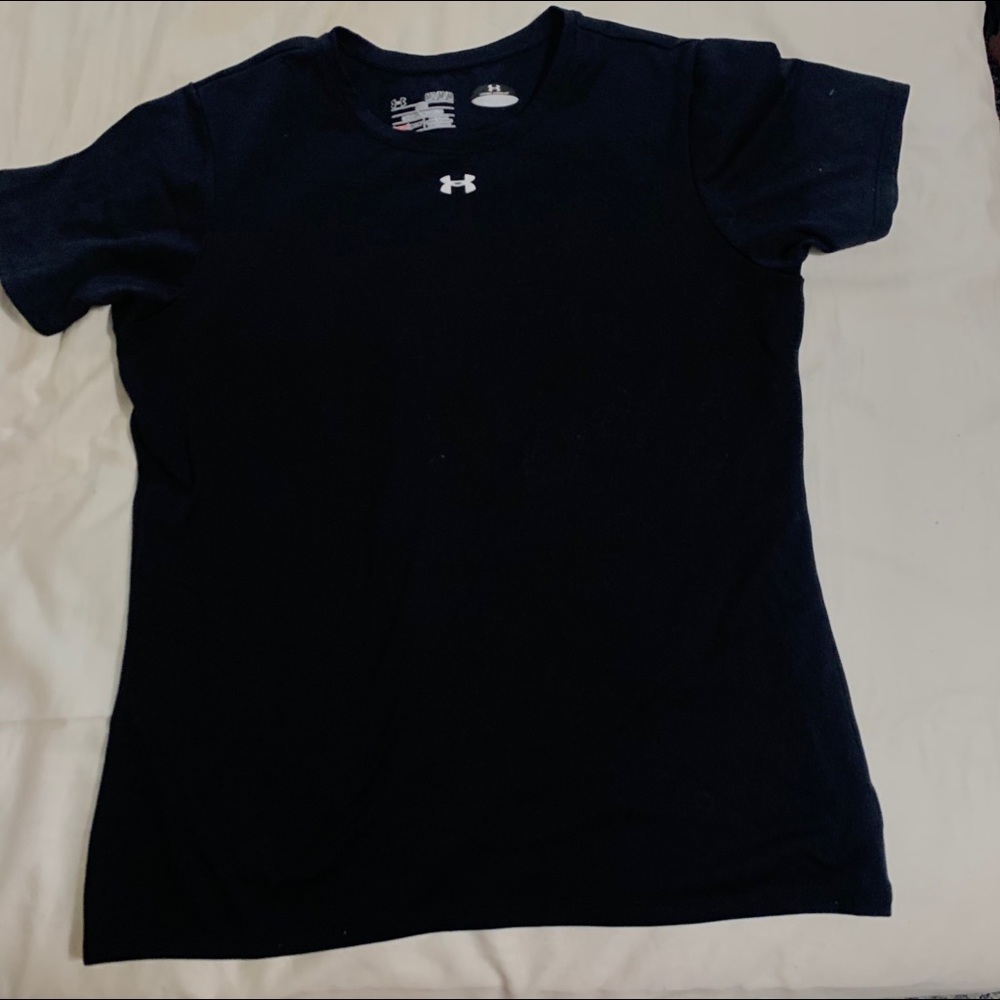 black under armour athletic top